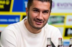 爱游戏ayx全站入口 -伦纳德背身单打