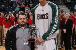 爱游戏ayx体育赛事 -关于意甲赛前再迎强敌，夏洛特黄蜂队长鼓劲，主帅态度——质疑声仍在，球探报告显示潜力的信息