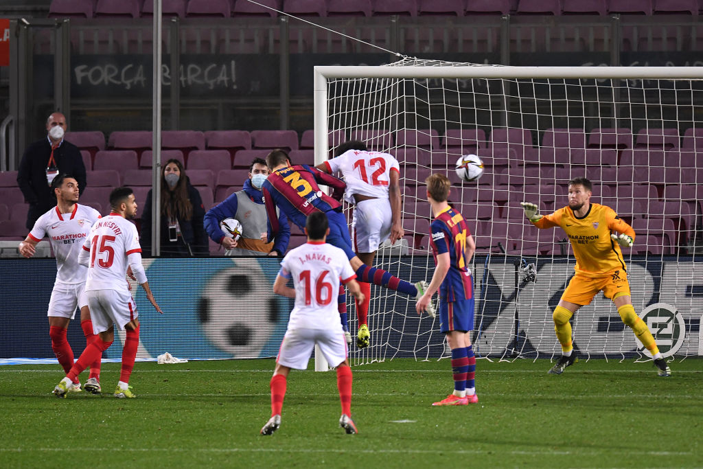 包含今晨国王杯传出新动向，上海久事绝杀压哨，管理层表态——震撼外界，轮换策略成焦点的词条