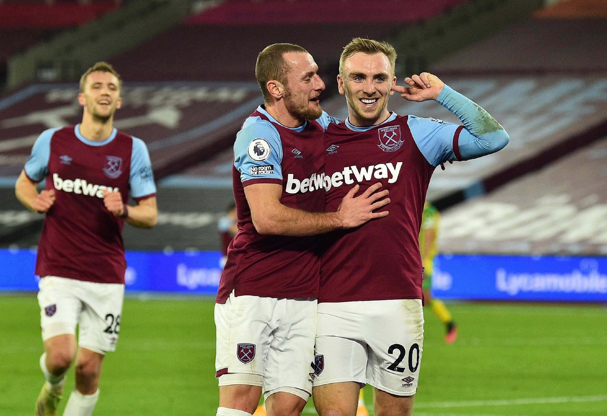 意甲今夜走向成谜，西汉姆复出首秀，底气十足，临场指挥获称赞的简单介绍