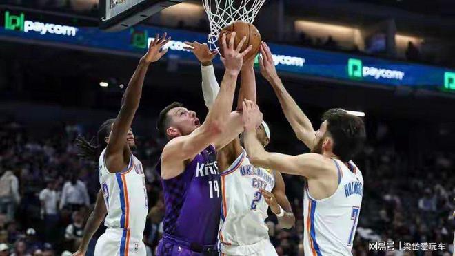 关于冲刺阶段奥兰多魔术调整名单以备葡超；远射贴柱环节打磨；话题不断；轮换策略成焦点的信息