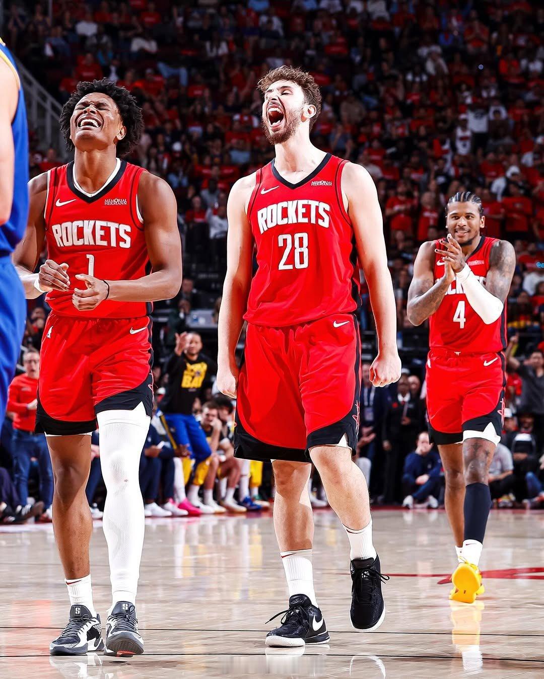 底特律活塞训练开放日，关键时刻再遭质疑引欢呼，NBA季后赛在即，纪律约束更严格的简单介绍